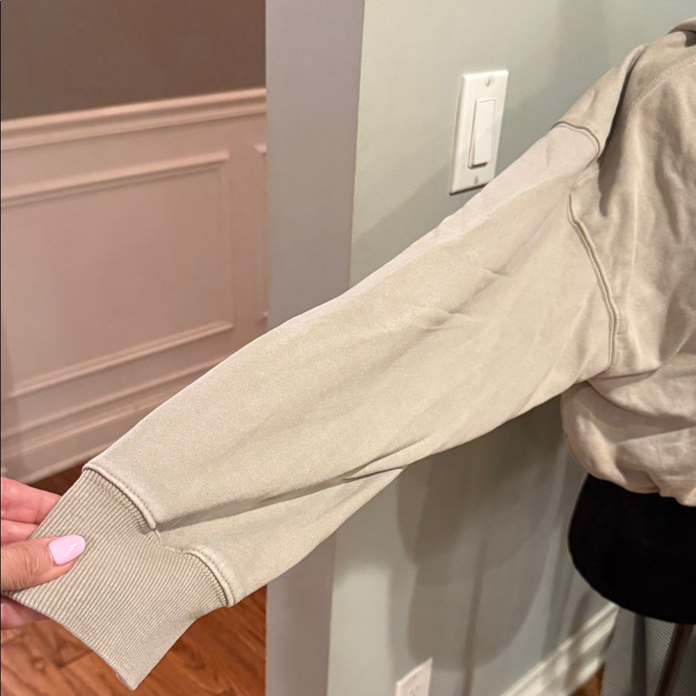 Garage tan cropped Hoodie Sweatshirt - Picture 2 of 6